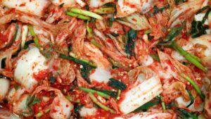 Traditional Korean kimchi with probiotics and prebiotics that boost gut health and improve digestion.