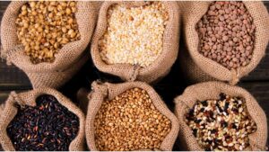 Whole grains like oats, quinoa, and barley are fiber-rich foods for better digestion.