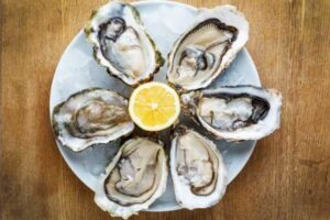 cooked oysters rich in heme iron for anemia prevention and pregnancy health